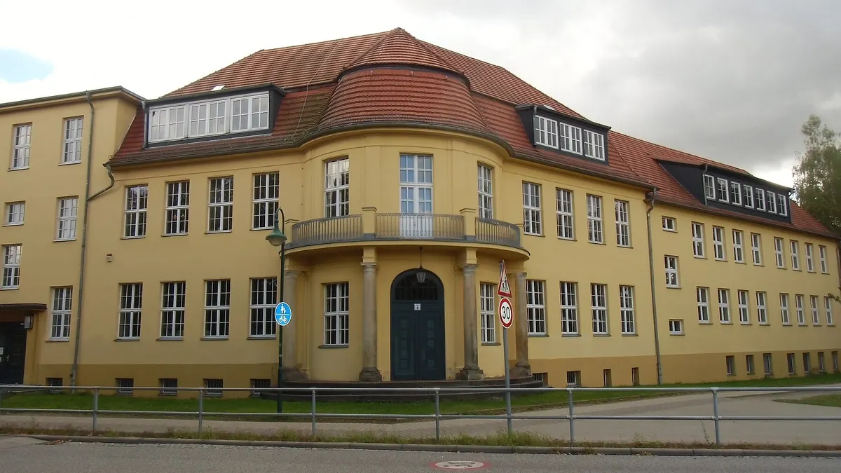Schulgebäude in Zepernick